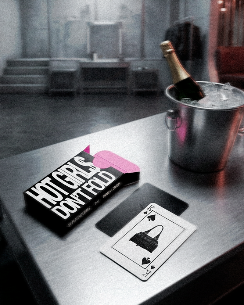 Minga Club Playing Cards