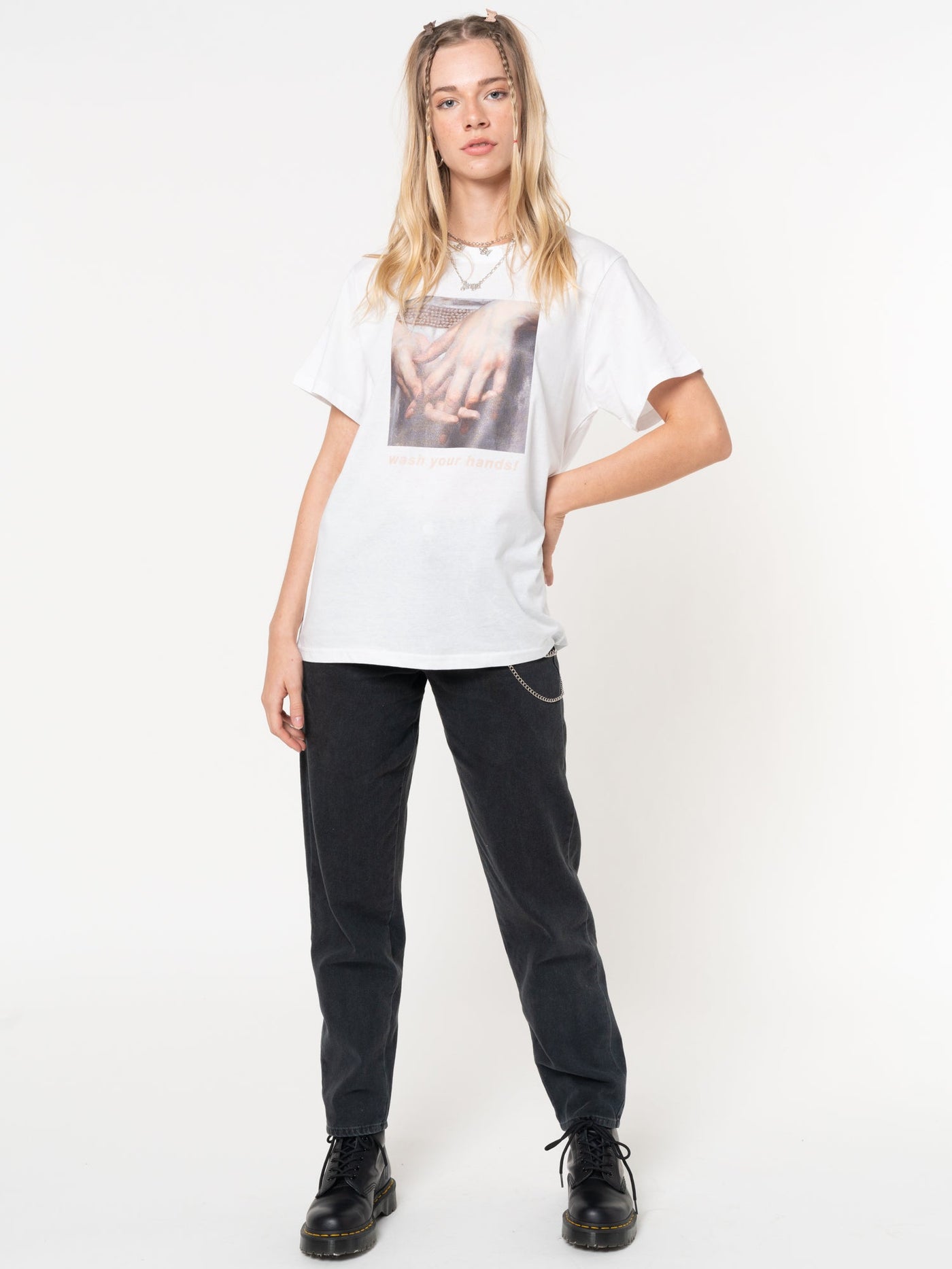 Black Denim Mom Jeans With Chain - Minga London